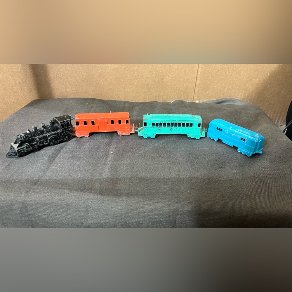 Midgetoy Train Lot Of 4 Vintage Toy Train Cars